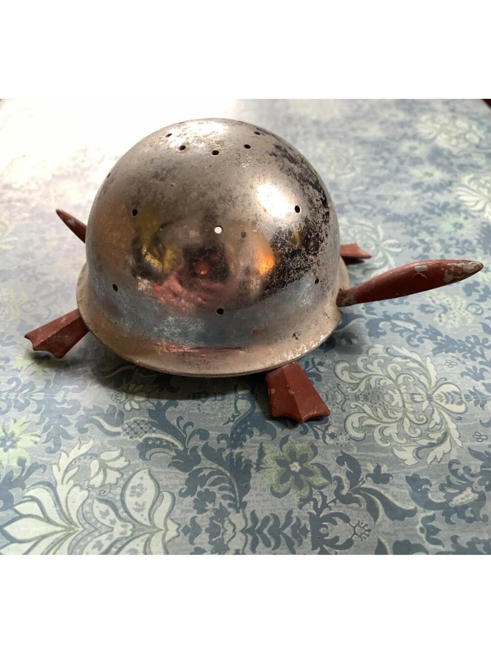 RARE VTG RED Irvinware Mock Turtle Toothpick Holder Metal Figural Snack Pick